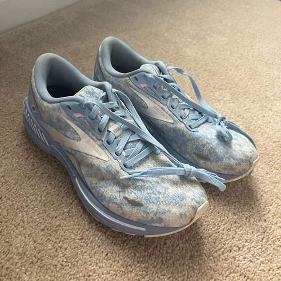 Brooks Women’s Adrenaline GTS 23 - Picture 1 of 14